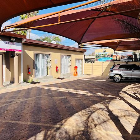 פולוקוואנה Ethen Guesthouse מראה חיצוני תמונה